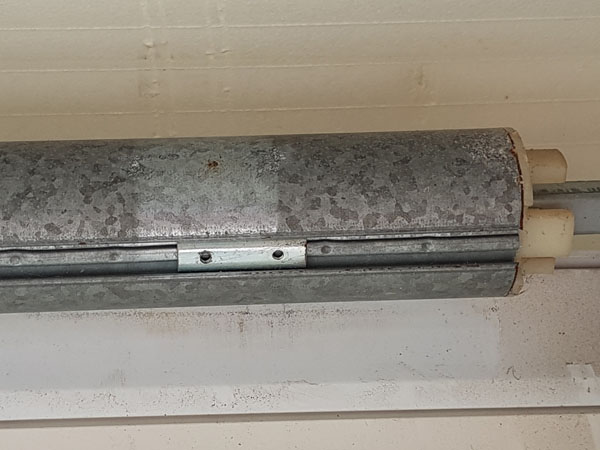 Attache tablier de volet roulant  verrou automatique, sangle, etc...