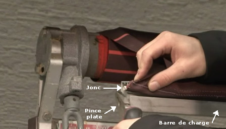 Enlever et défaire jonc sur la toile de store banne