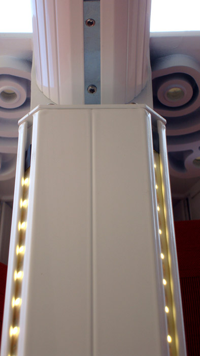 Store Grenat avec éclairage lumière