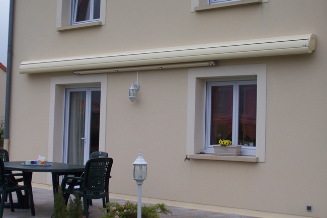 Store banne Harol LX 530 avec eclairage lumière