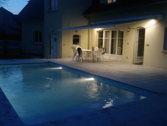 Store banne exterieur et piscine