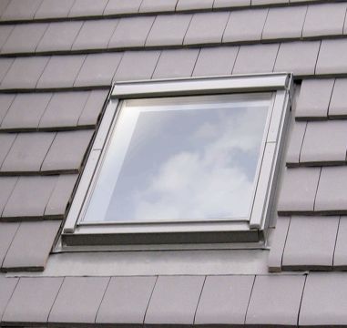 Fenêtre Velux : tuile grise EDW
