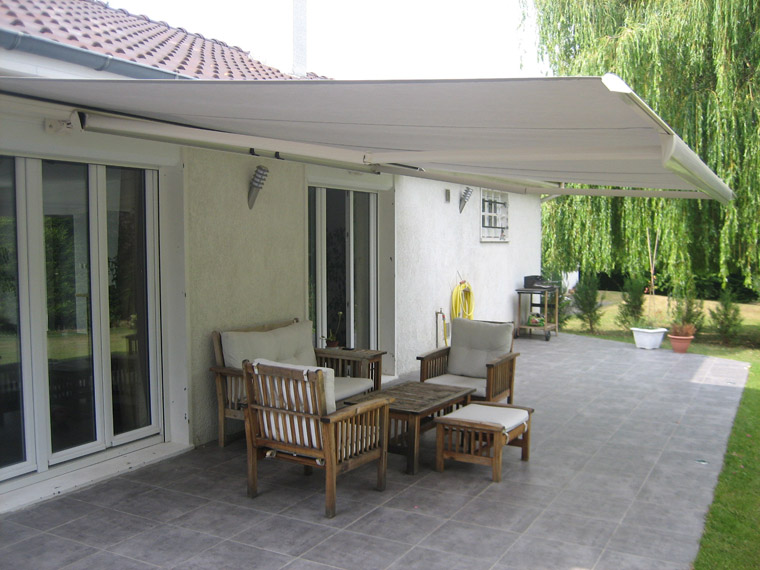 Store banne coffre intégral Chrysalis