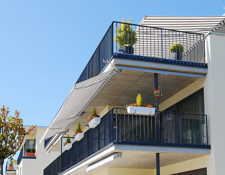 Awning balcony apartement for sun