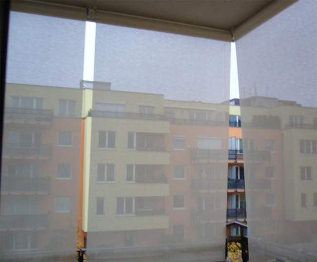Store semi transparent extérieur droit